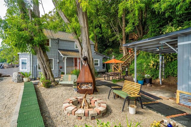 230 S 219th Street, Normandy Park, WA 98198