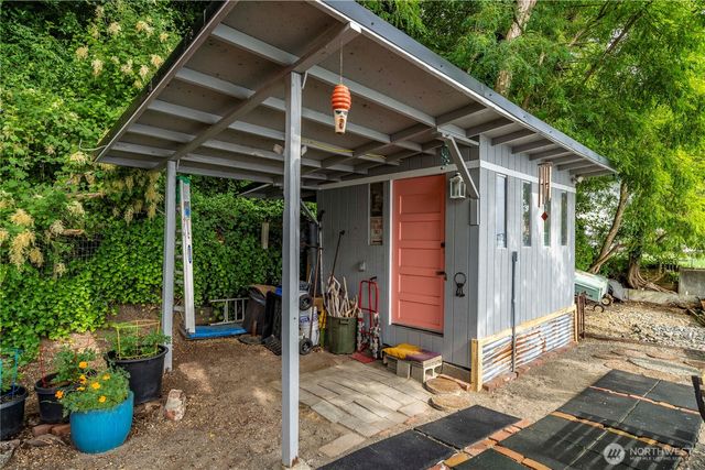 230 S 219th Street, Normandy Park, WA 98198