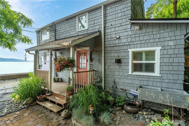 230 S 219th Street, Normandy Park, WA 98198