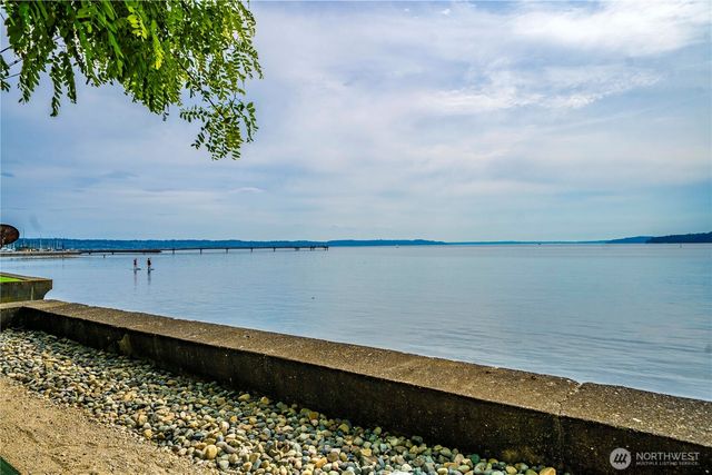 230 S 219th Street, Normandy Park, WA 98198