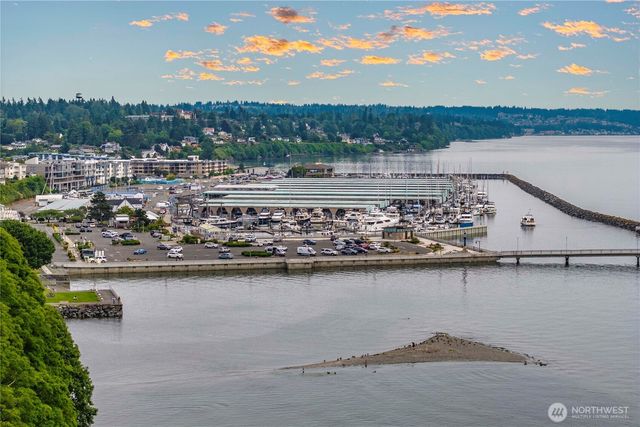 230 S 219th Street, Normandy Park, WA 98198