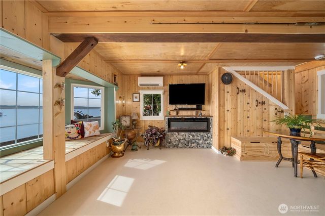230 S 219th Street, Normandy Park, WA 98198