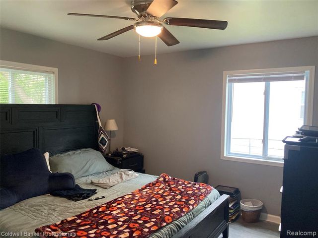 63 Parkdale Avenue, Pontiac, MI 48340