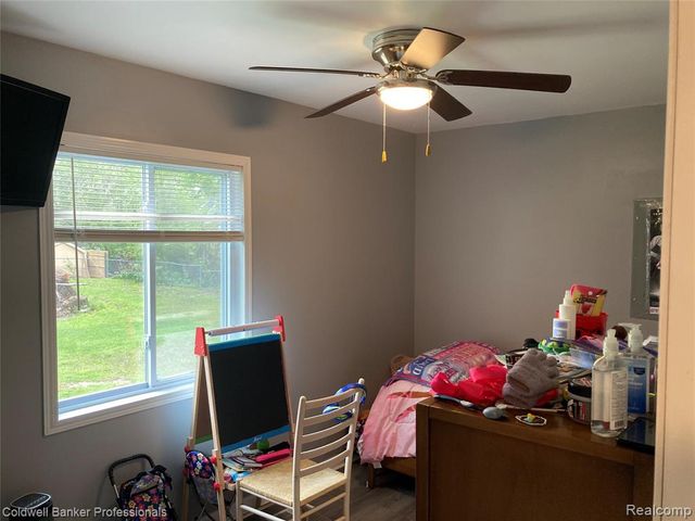 63 Parkdale Avenue, Pontiac, MI 48340