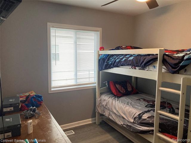 63 Parkdale Avenue, Pontiac, MI 48340