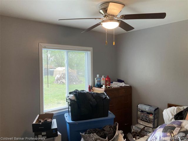 63 Parkdale Avenue, Pontiac, MI 48340