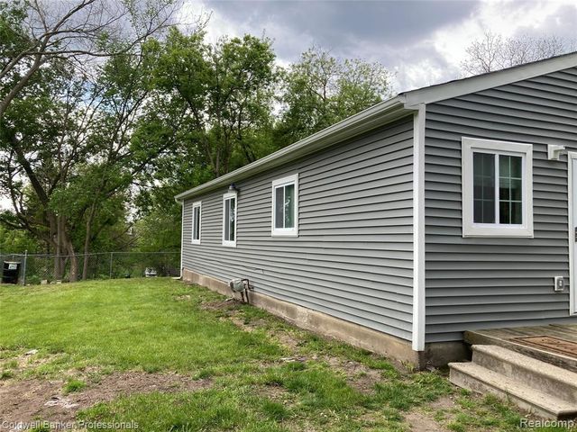 63 Parkdale Avenue, Pontiac, MI 48340