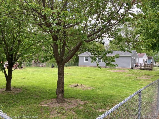 63 Parkdale Avenue, Pontiac, MI 48340