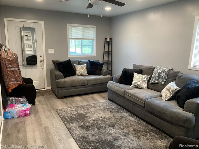 63 Parkdale Avenue, Pontiac, MI 48340