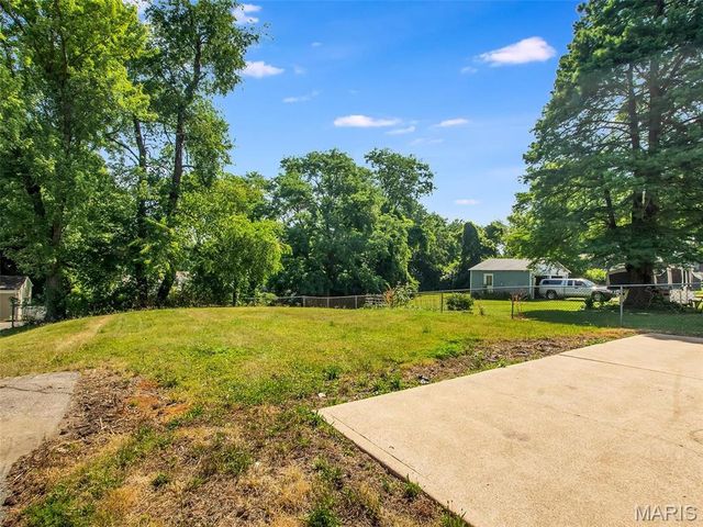 5237 Heege Road, St Louis, MO 63123