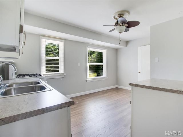 5237 Heege Road, St Louis, MO 63123