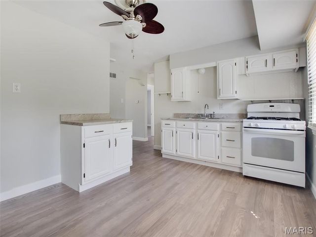 5237 Heege Road, St Louis, MO 63123