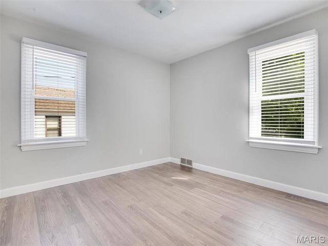 5237 Heege Road, St Louis, MO 63123