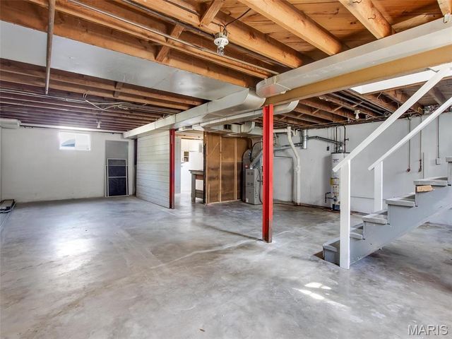 5237 Heege Road, St Louis, MO 63123