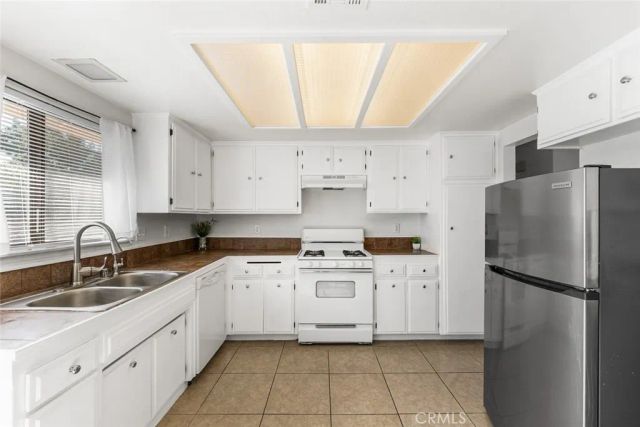 44605 Gillan Avenue, Lancaster, CA 93535