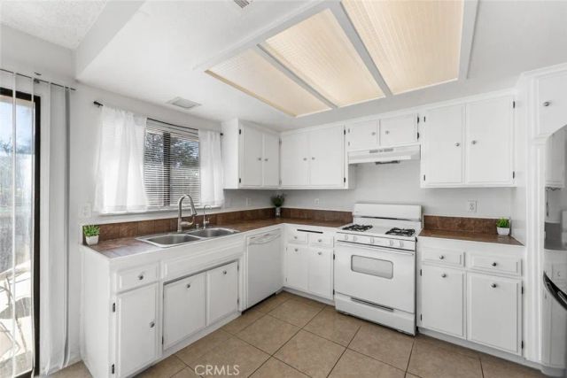 44605 Gillan Avenue, Lancaster, CA 93535