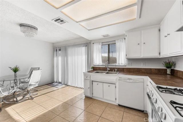 44605 Gillan Avenue, Lancaster, CA 93535