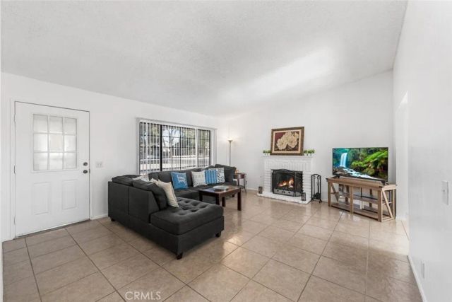 44605 Gillan Avenue, Lancaster, CA 93535