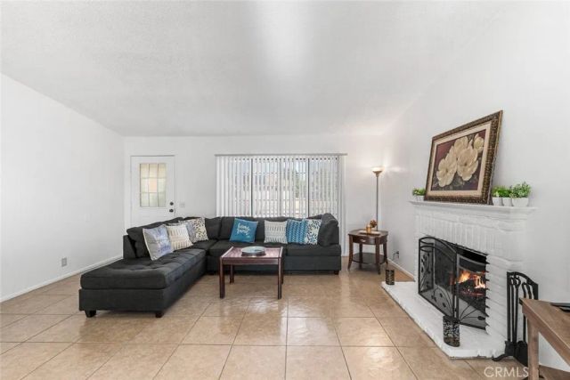 44605 Gillan Avenue, Lancaster, CA 93535