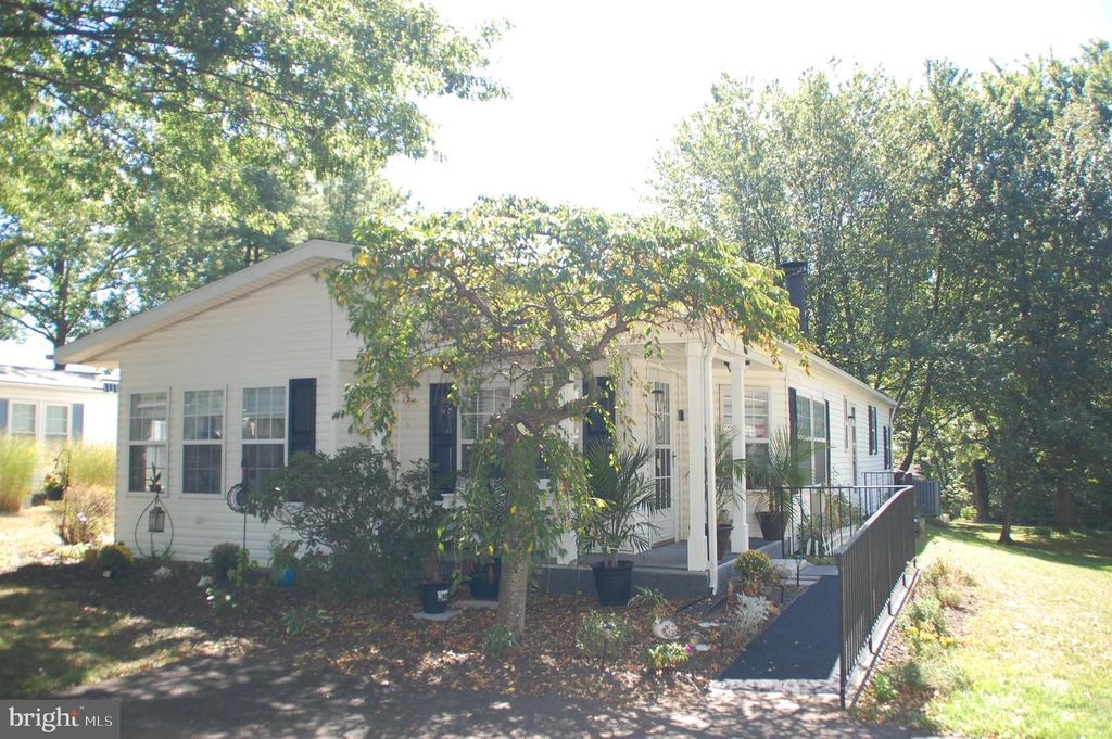 10 BRIGHTON PL, Souderton, PA 18964