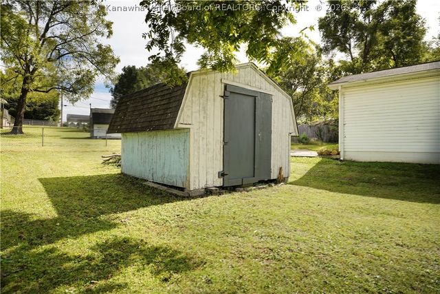 834 S Washington Street, St Albans, WV 25177