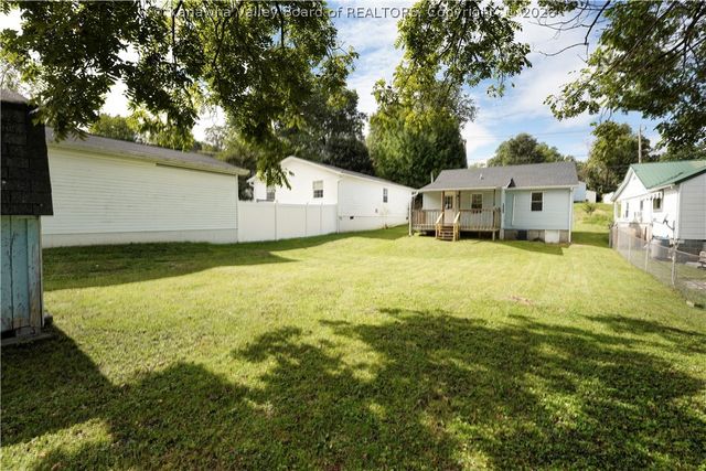834 S Washington Street, St Albans, WV 25177