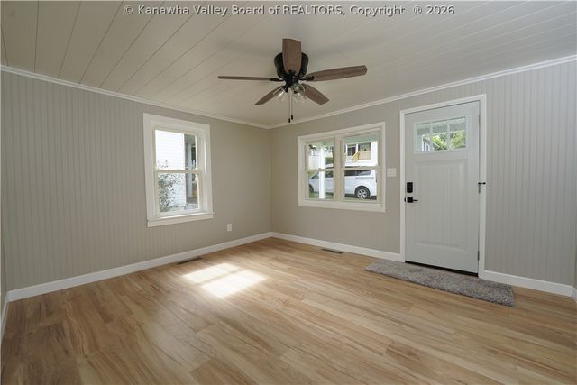 834 S Washington Street, St Albans, WV 25177