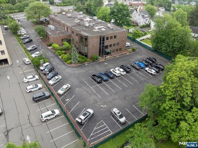60 Pompton Avenue, Verona, NJ 07044