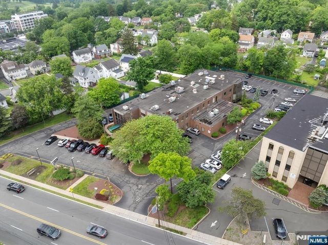60 Pompton Avenue, Verona, NJ 07044
