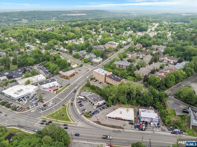 60 Pompton Avenue, Verona, NJ 07044