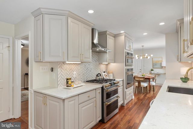10618 SHADOW LN, Fairfax Station, VA 22039
