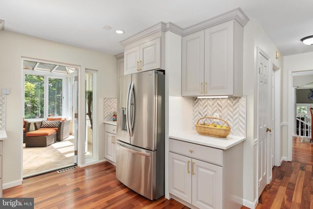 10618 SHADOW LN, Fairfax Station, VA 22039