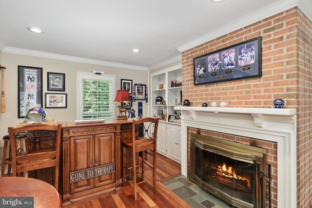 10618 SHADOW LN, Fairfax Station, VA 22039