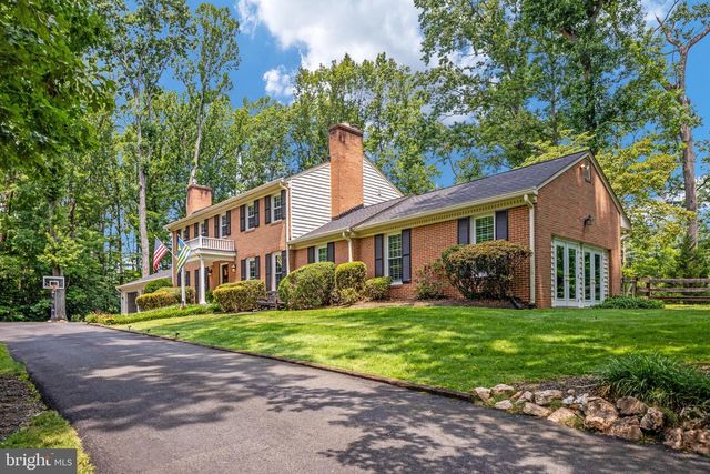 10618 SHADOW LN, Fairfax Station, VA 22039