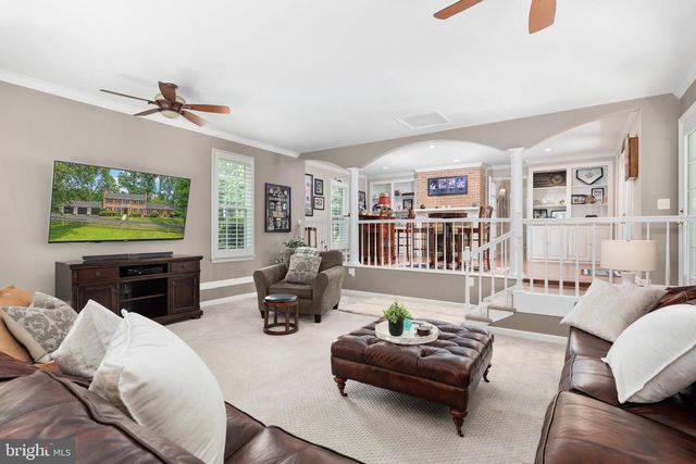 10618 SHADOW LN, Fairfax Station, VA 22039