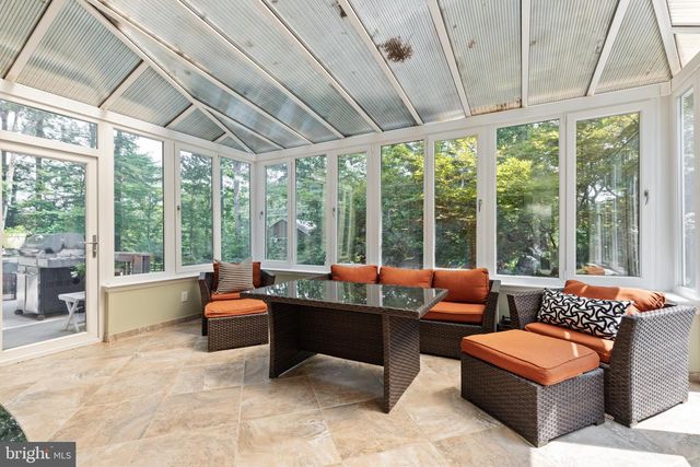 10618 SHADOW LN, Fairfax Station, VA 22039