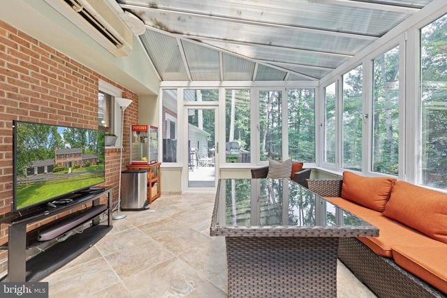 10618 SHADOW LN, Fairfax Station, VA 22039