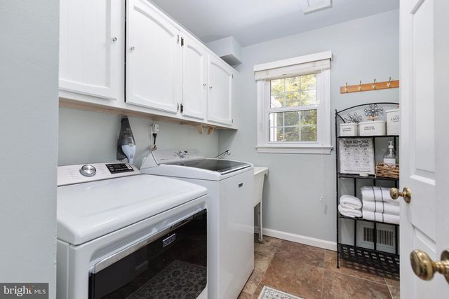 10618 SHADOW LN, Fairfax Station, VA 22039