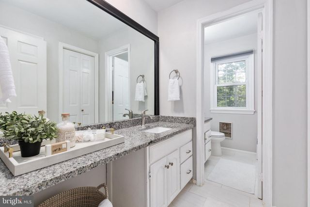 10618 SHADOW LN, Fairfax Station, VA 22039