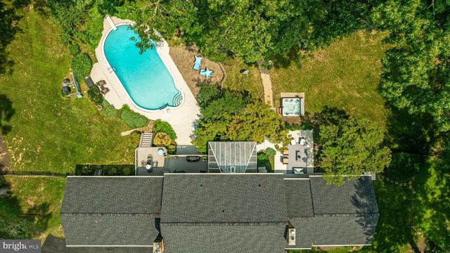 10618 SHADOW LN, Fairfax Station, VA 22039
