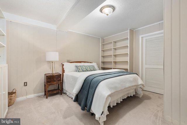10618 SHADOW LN, Fairfax Station, VA 22039