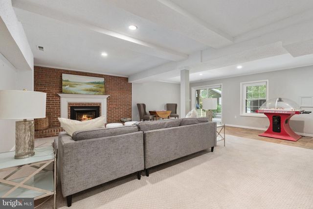 10618 SHADOW LN, Fairfax Station, VA 22039