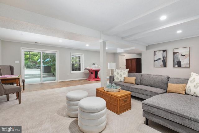 10618 SHADOW LN, Fairfax Station, VA 22039