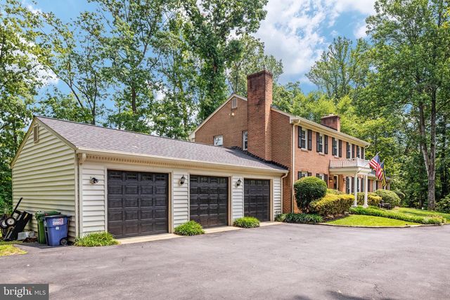 10618 SHADOW LN, Fairfax Station, VA 22039