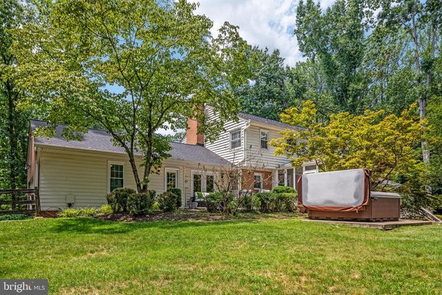 10618 SHADOW LN, Fairfax Station, VA 22039