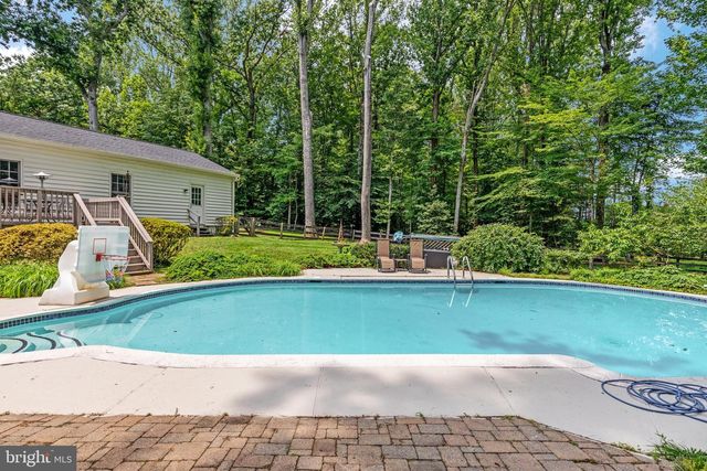 10618 SHADOW LN, Fairfax Station, VA 22039