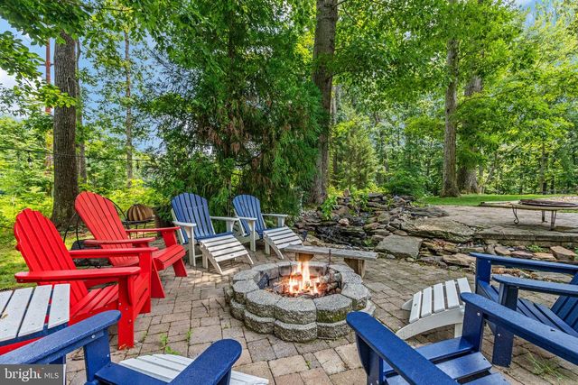 10618 SHADOW LN, Fairfax Station, VA 22039