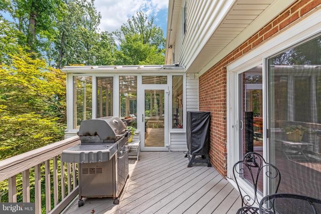 10618 SHADOW LN, Fairfax Station, VA 22039