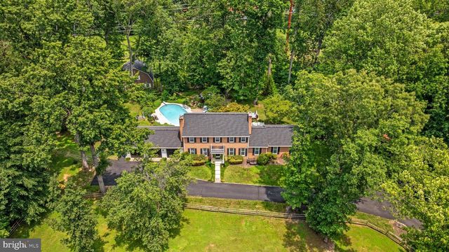 10618 SHADOW LN, Fairfax Station, VA 22039