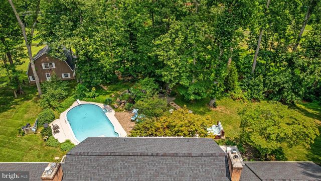 10618 SHADOW LN, Fairfax Station, VA 22039